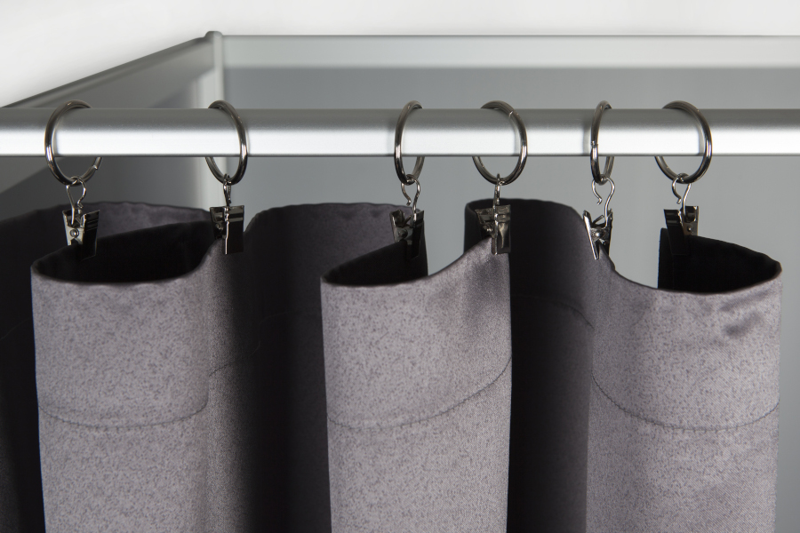 SH 16,001, curtain with clips